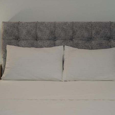 Comfy Apt Next To Metro เอเธนส์ ภายนอก รูปภาพ