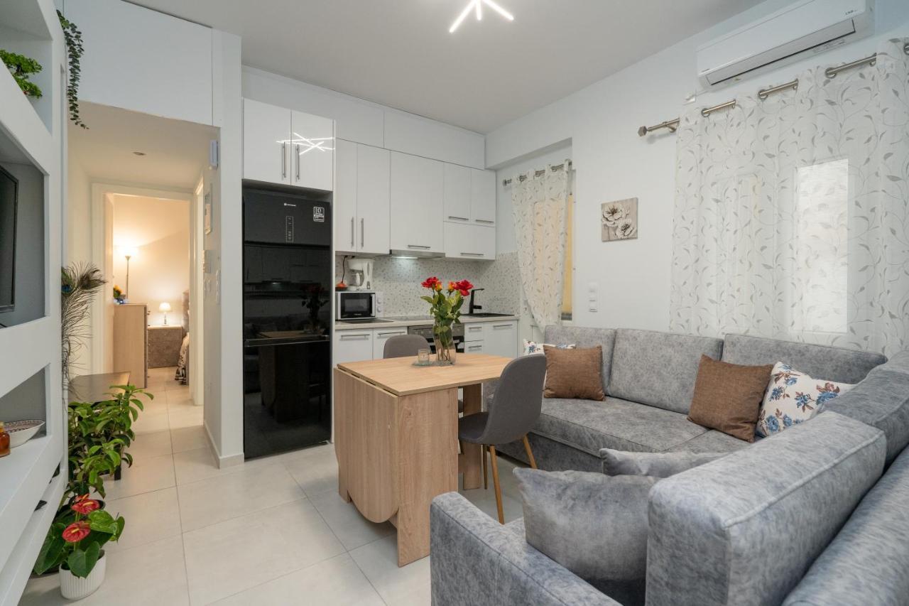 Comfy Apt Next To Metro เอเธนส์ ภายนอก รูปภาพ