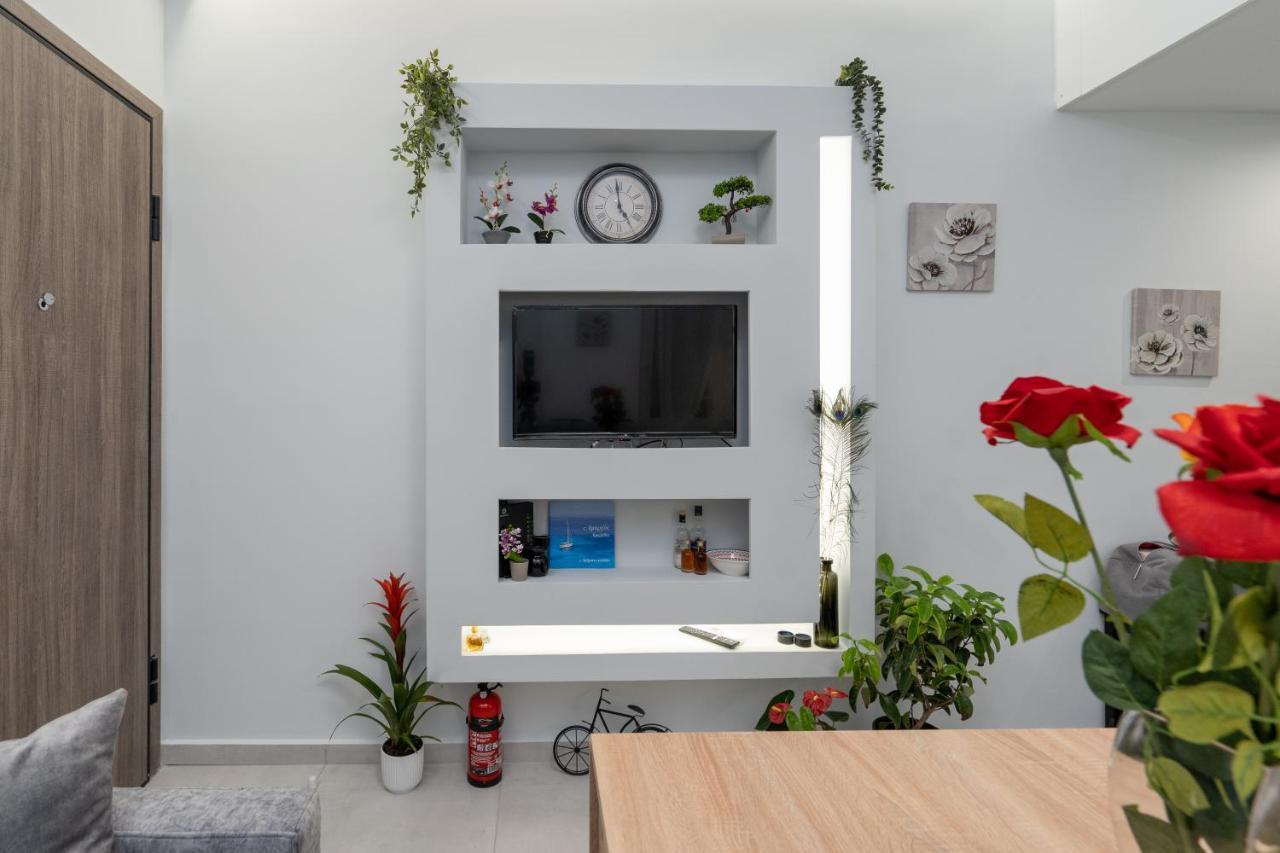 Comfy Apt Next To Metro เอเธนส์ ภายนอก รูปภาพ