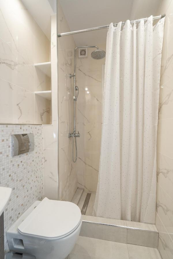 Comfy Apt Next To Metro เอเธนส์ ภายนอก รูปภาพ