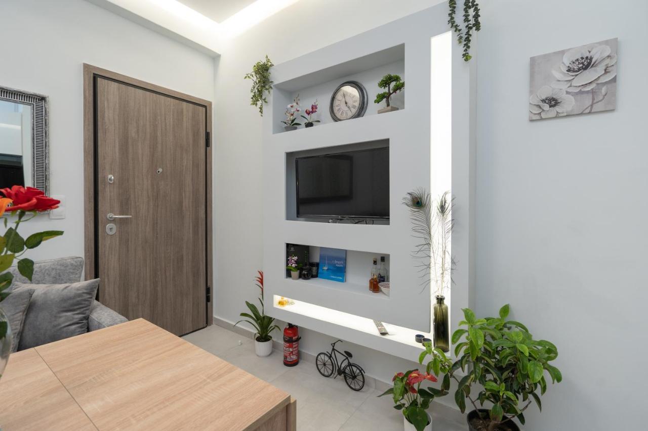 Comfy Apt Next To Metro เอเธนส์ ภายนอก รูปภาพ