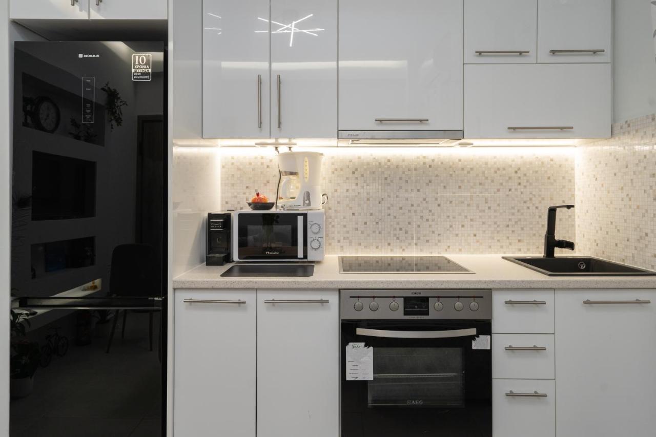 Comfy Apt Next To Metro เอเธนส์ ภายนอก รูปภาพ